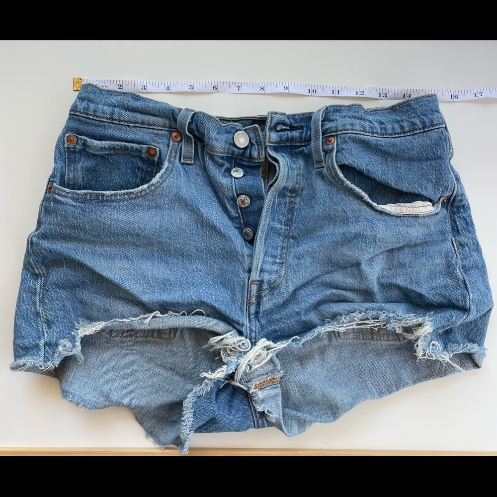 Levi’s women’s 501 Original Shorts - jazz solo - medium indigo